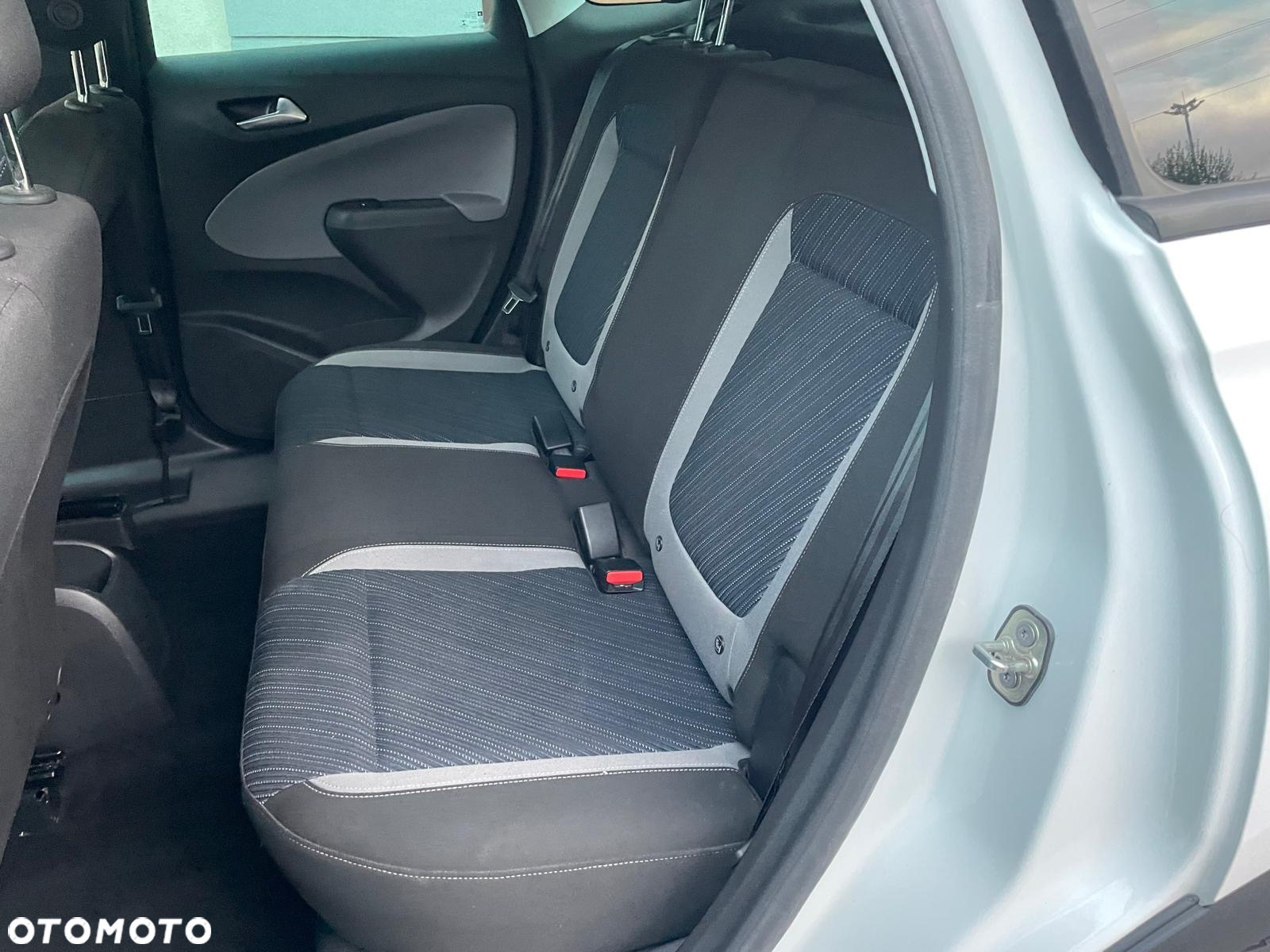 Opel Crossland X - 9