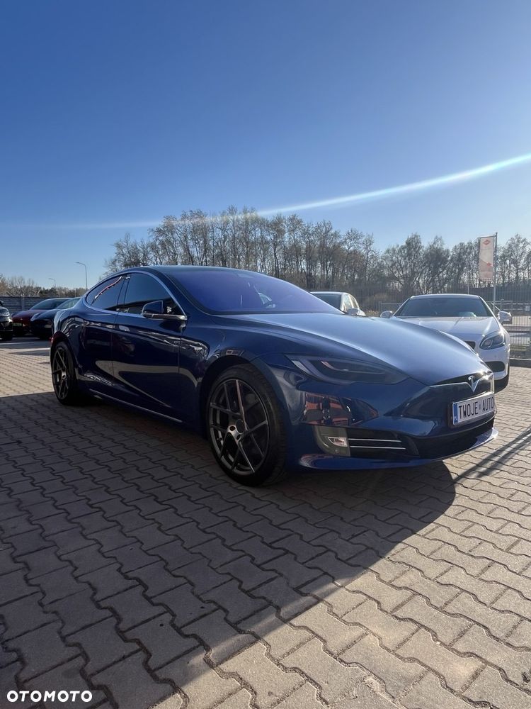 Tesla Model S - 2