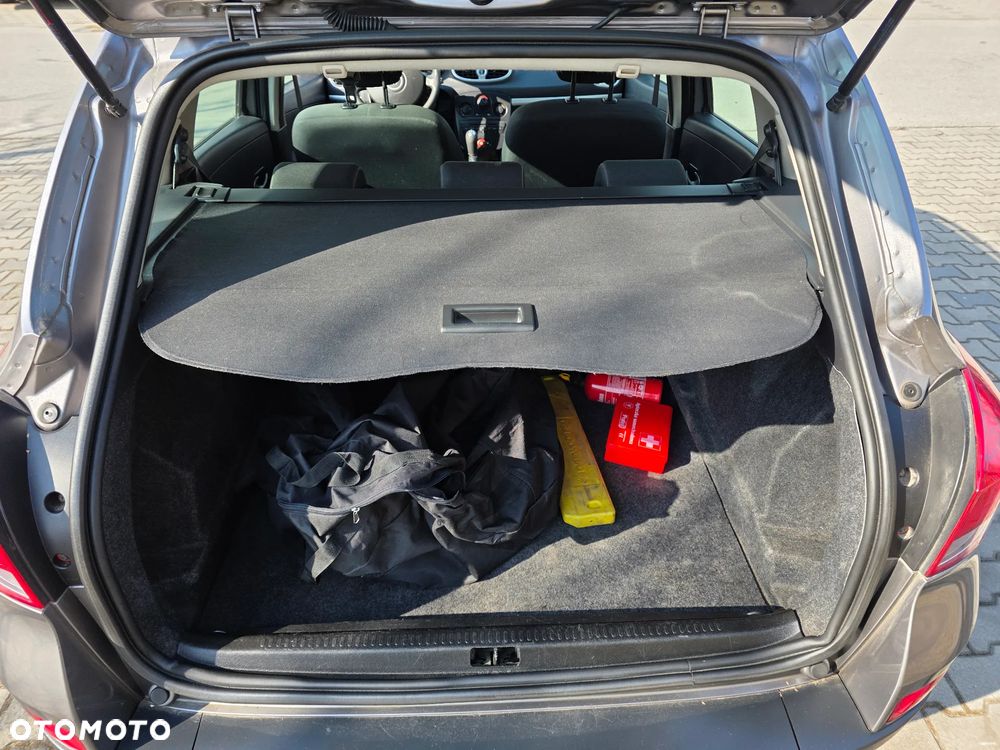 Renault Clio - 11