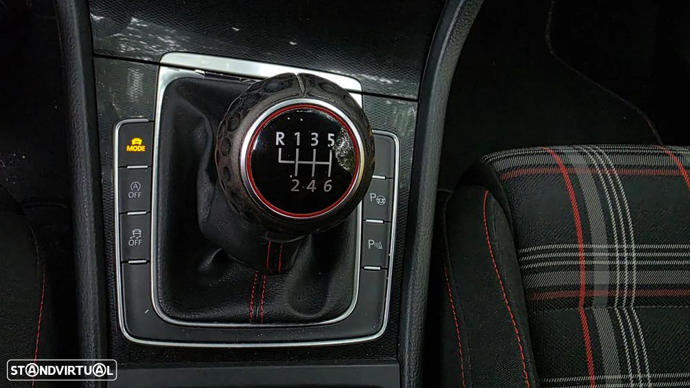 VW Golf 2.0 GTI - 26