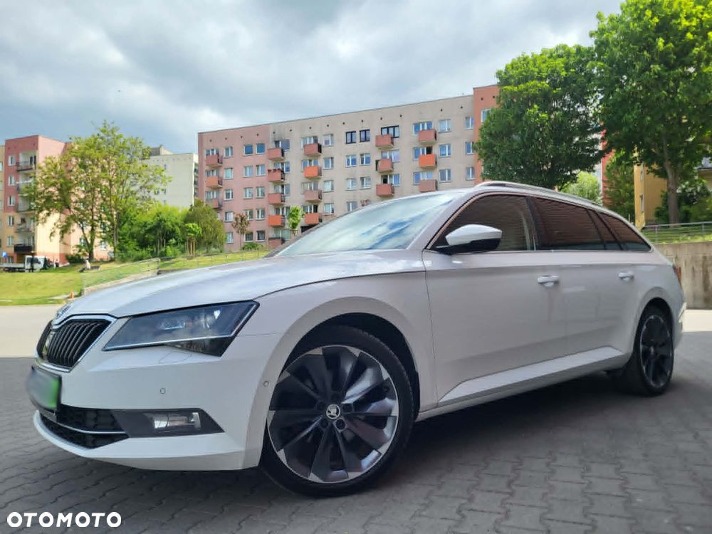 Skoda Superb 2.0 TDI DSG Premium Edition - 3