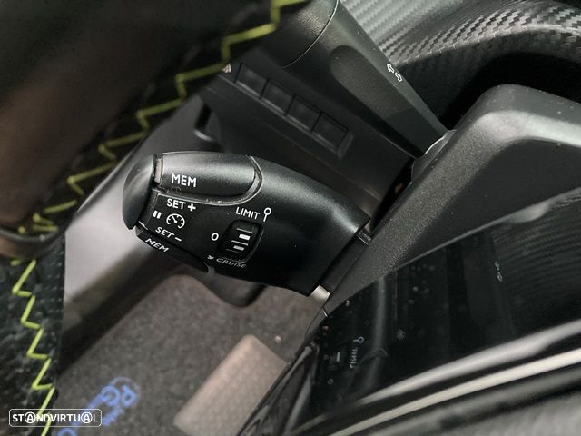 Peugeot 2008 1.2 PureTech GT Line - 26