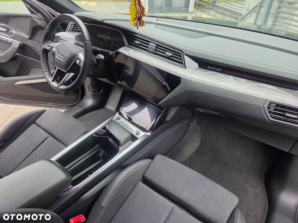 Audi e-tron 55 Quattro S Line - 12
