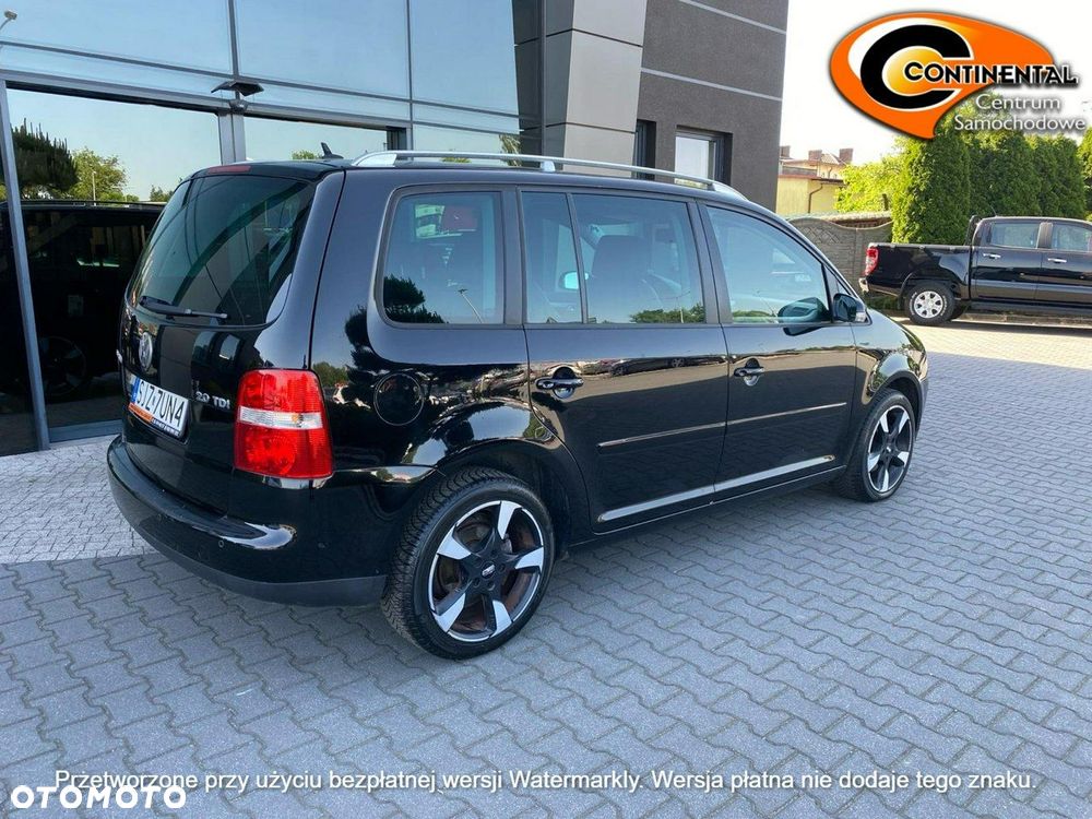 Volkswagen Touran - 4