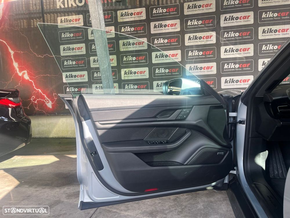 Porsche Taycan Standard - 18