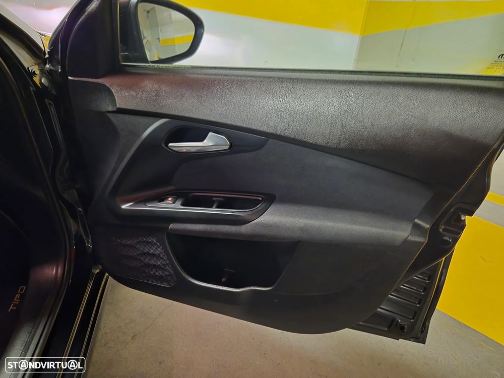 Fiat Tipo Station Wagon 1.3 M-Jet Lounge - 42