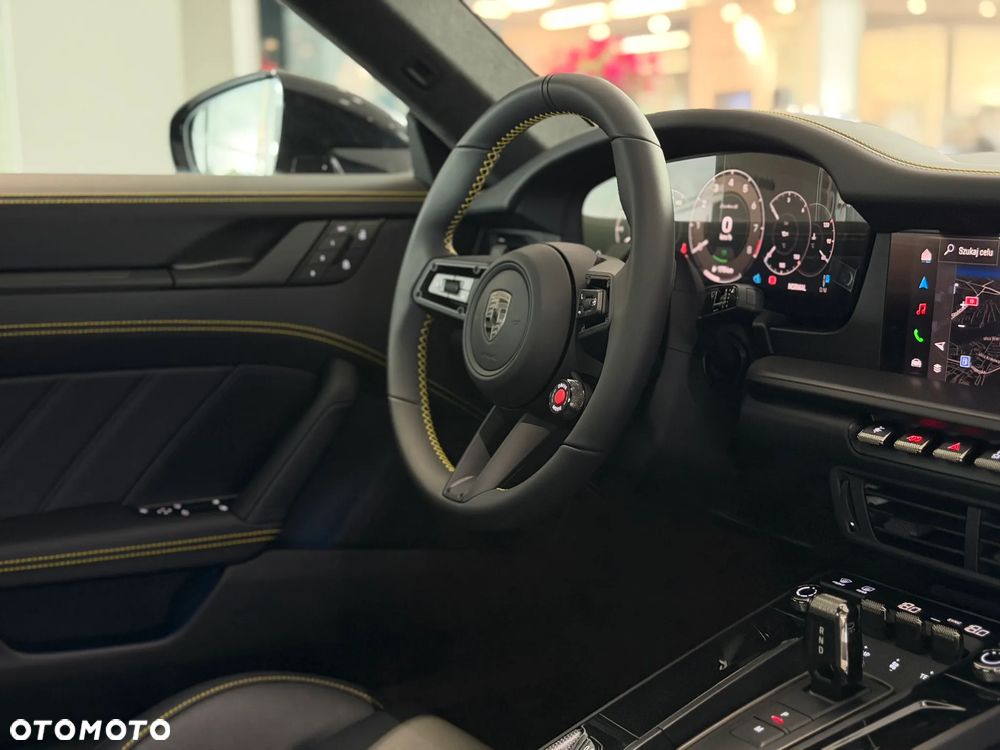 Porsche 911 Turbo S - 30