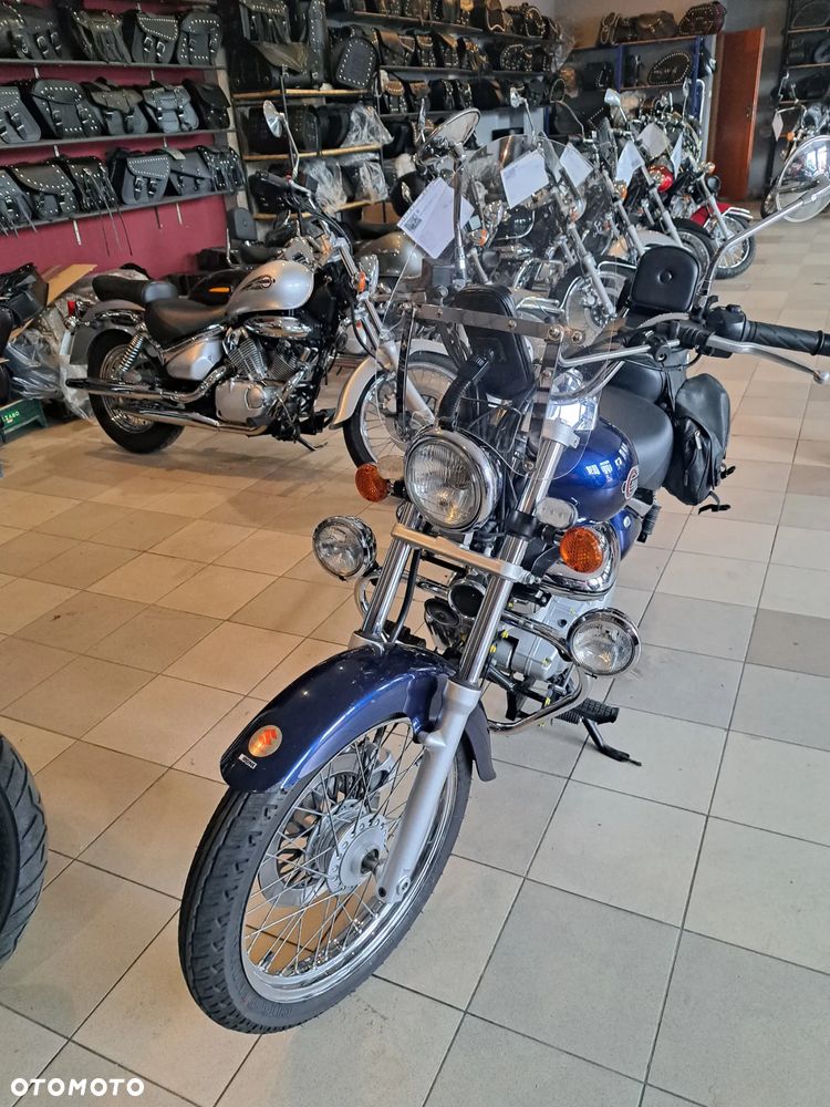 Suzuki Intruder - 14