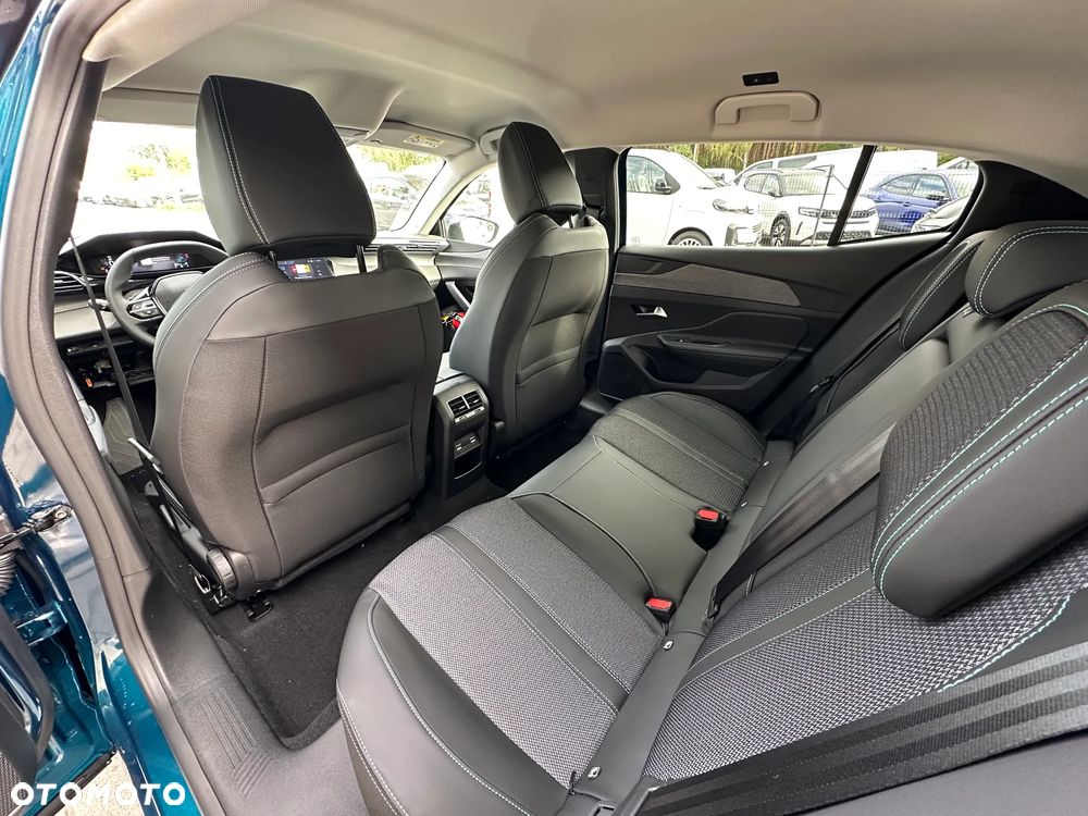 Peugeot 408 1.2 PureTech mHEV Allure S&S e-DSC6 - 29