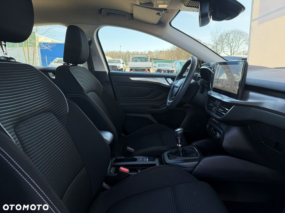 Ford Focus 1.0 EcoBoost Titanium - 29