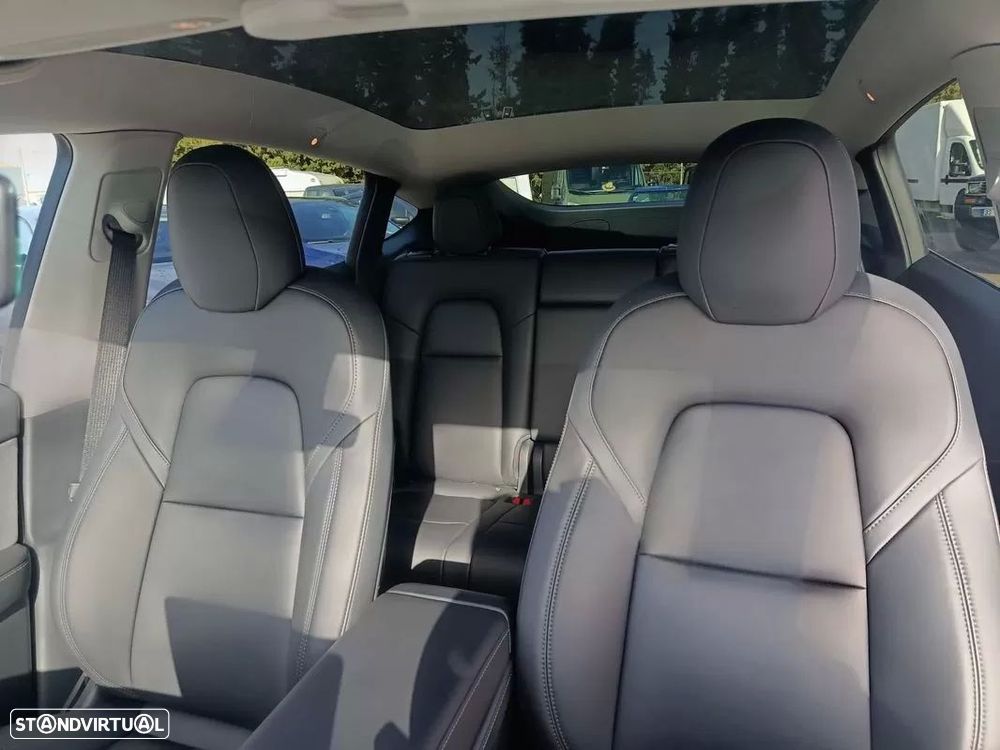 Tesla Model Y Long Range Dual Motor AWD - 16