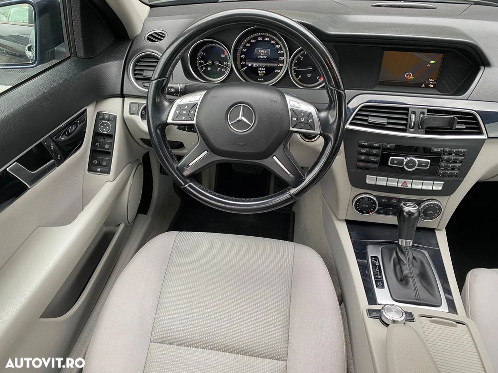 Mercedes-Benz C - 16