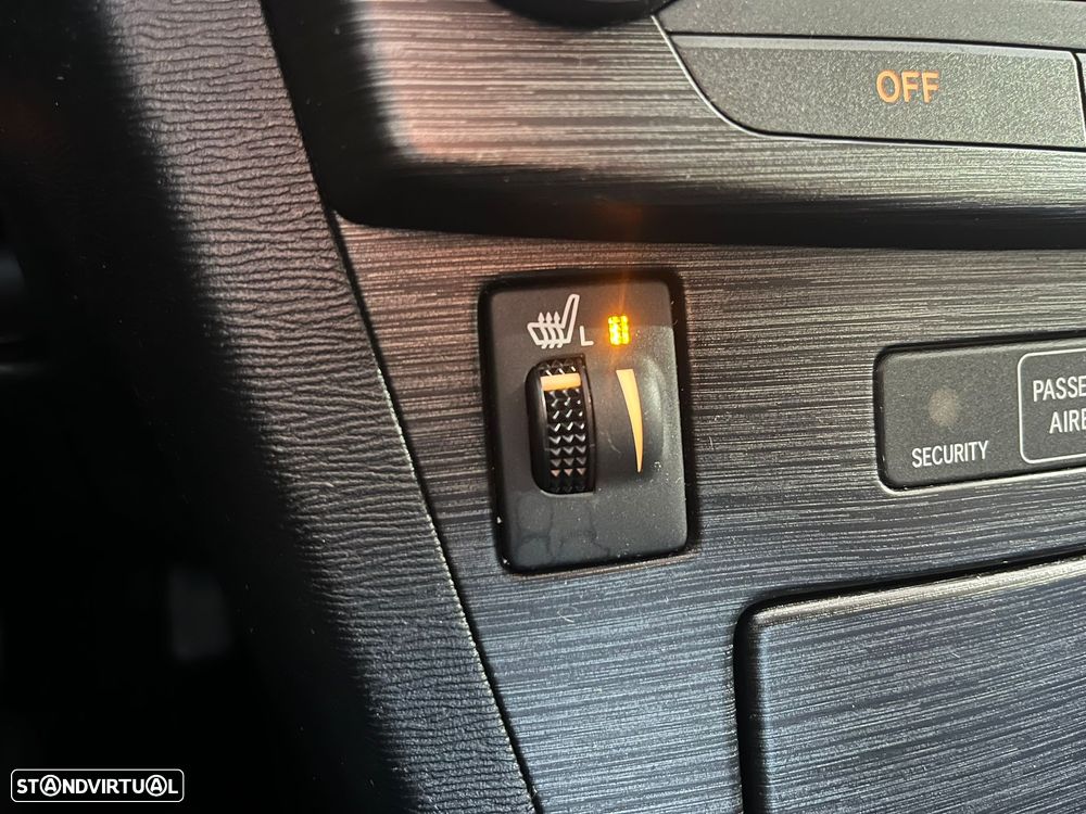 Toyota Avensis SW 2.0 D-4D Exclusive +Pele+GPS - 26