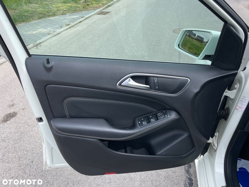 Mercedes-Benz Klasa B 180 CDI (BlueEFFICIENCY) 7G-DCT - 9