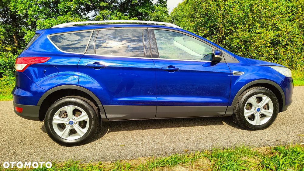 Ford Kuga 2.0 TDCi 2x4 Titanium - 37