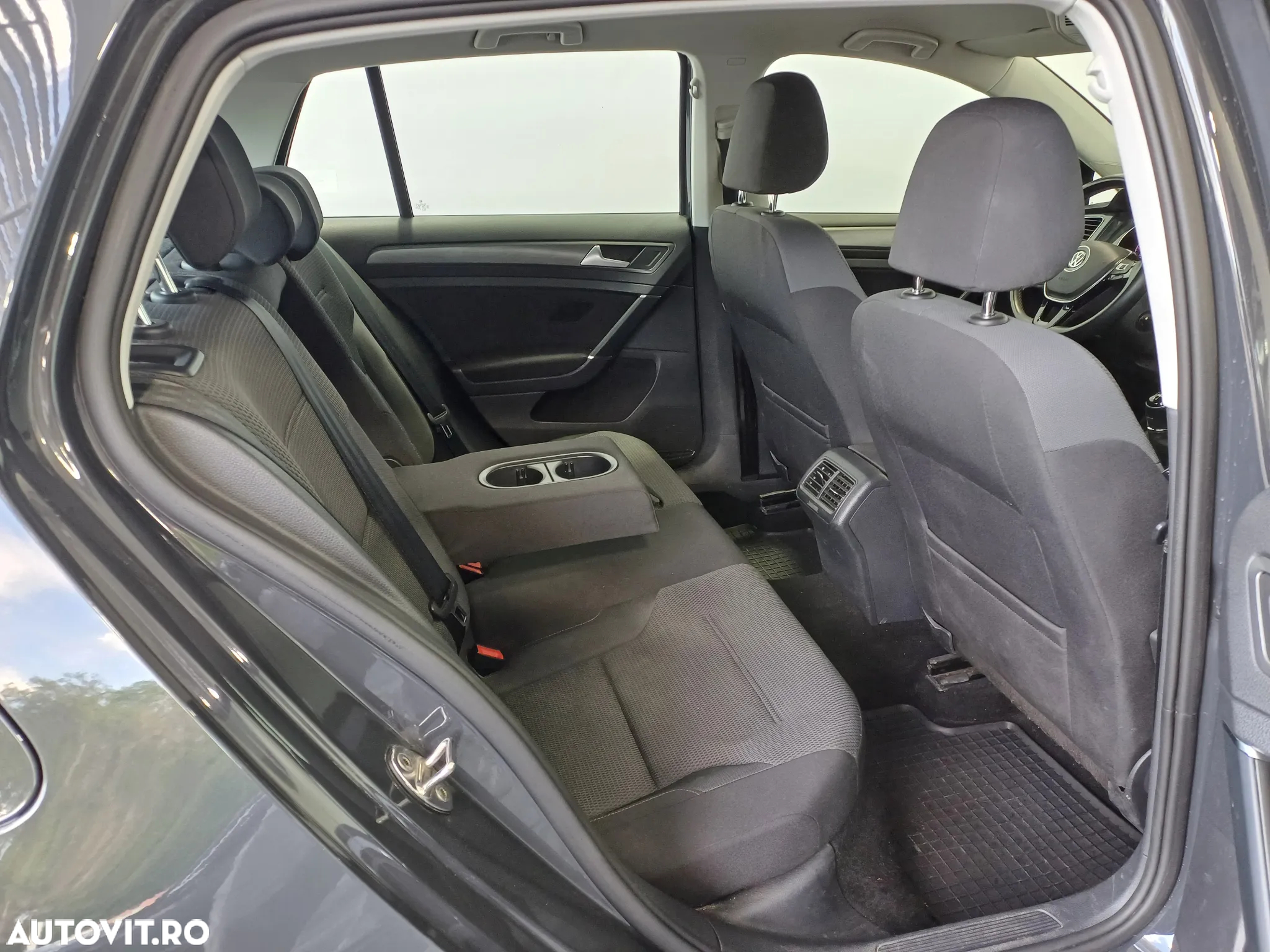 Volkswagen Golf 1.6 TDI Comfortline - 26