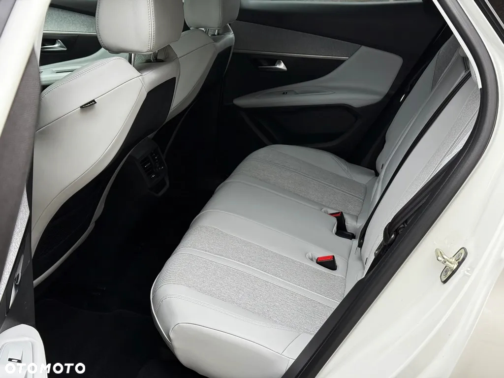 Peugeot 3008 BlueHDi 130 Stop & Start EAT8 Allure Pack - 9