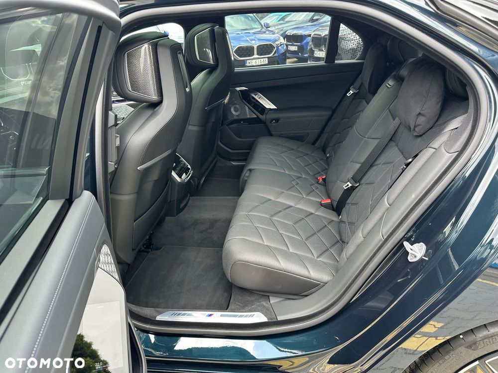 BMW Seria 7 M760e PHEV xDrive Individual Edition sport - 8