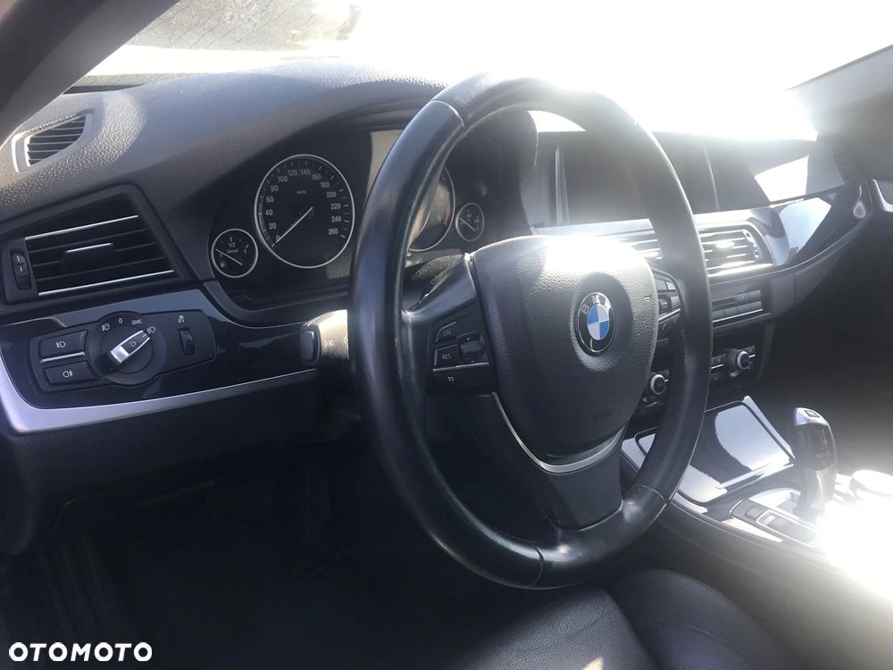 BMW Seria 5 530d xDrive Touring Sport-Aut Luxury Line - 10