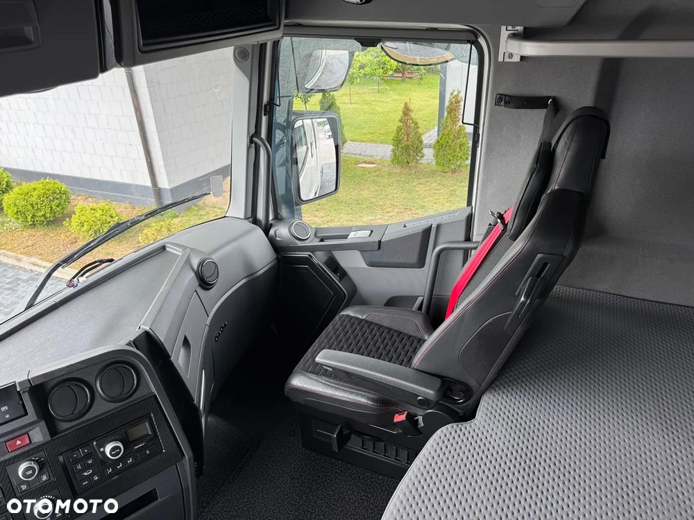 Renault T 520 / ACC / HIGH CAB  / CAŁA NA PODUSZKACH - FULL AIR / KLIMA POSTOJOWA / OBRACANY FOTEL / Z NIEMIEC - 31