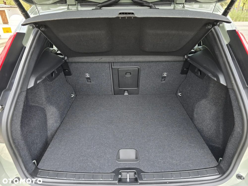 Volvo XC 40 B5 B AWD Momentum Pro - 14