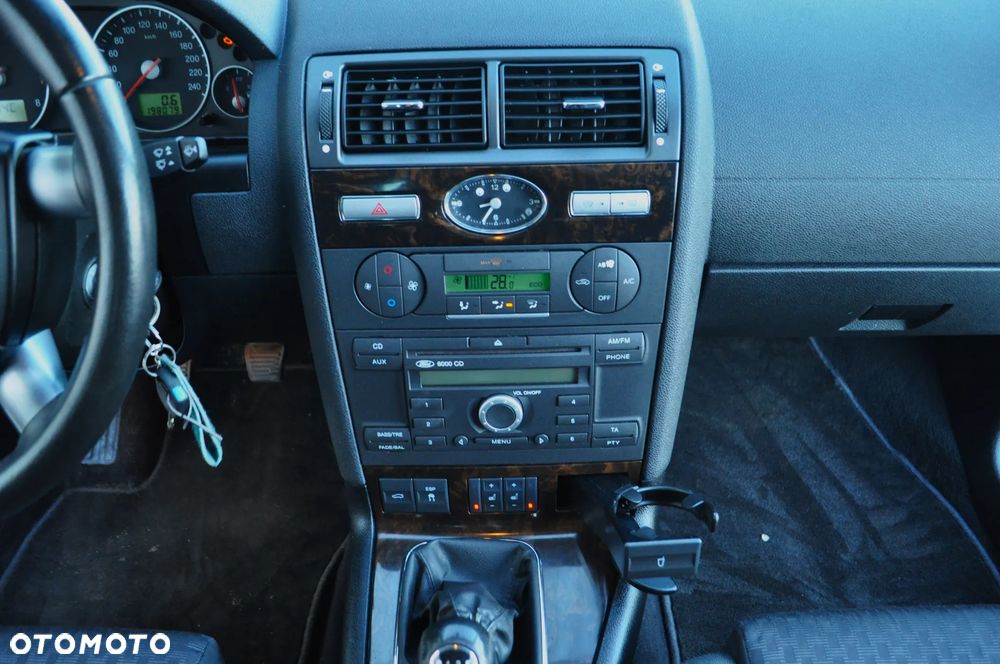 Ford Mondeo 1.8 Ghia - 15