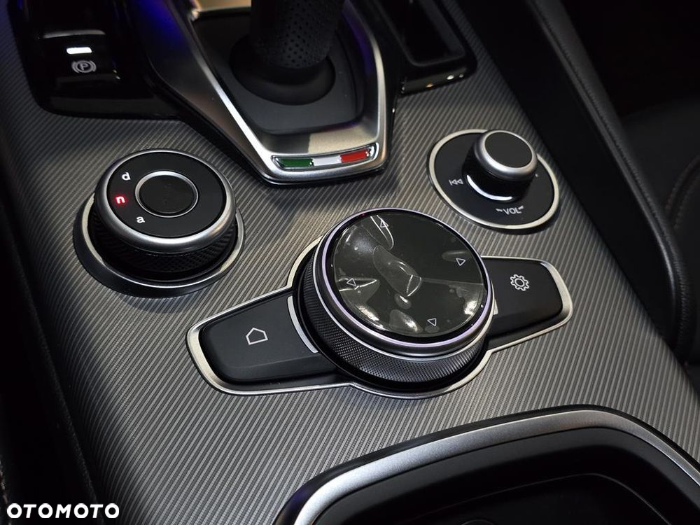 Alfa Romeo Giulia 2.0 Turbo Intensa Q4 - 23