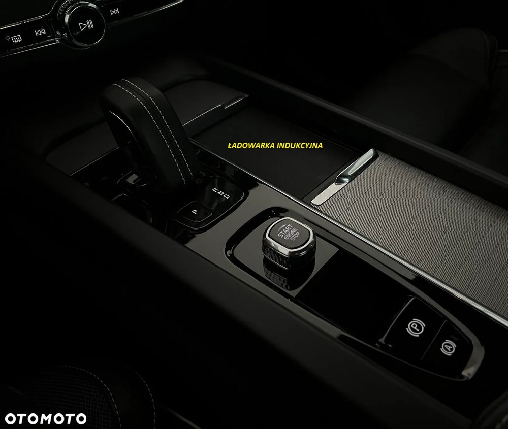 Volvo XC 60 B4 D AWD Plus Dark - 14