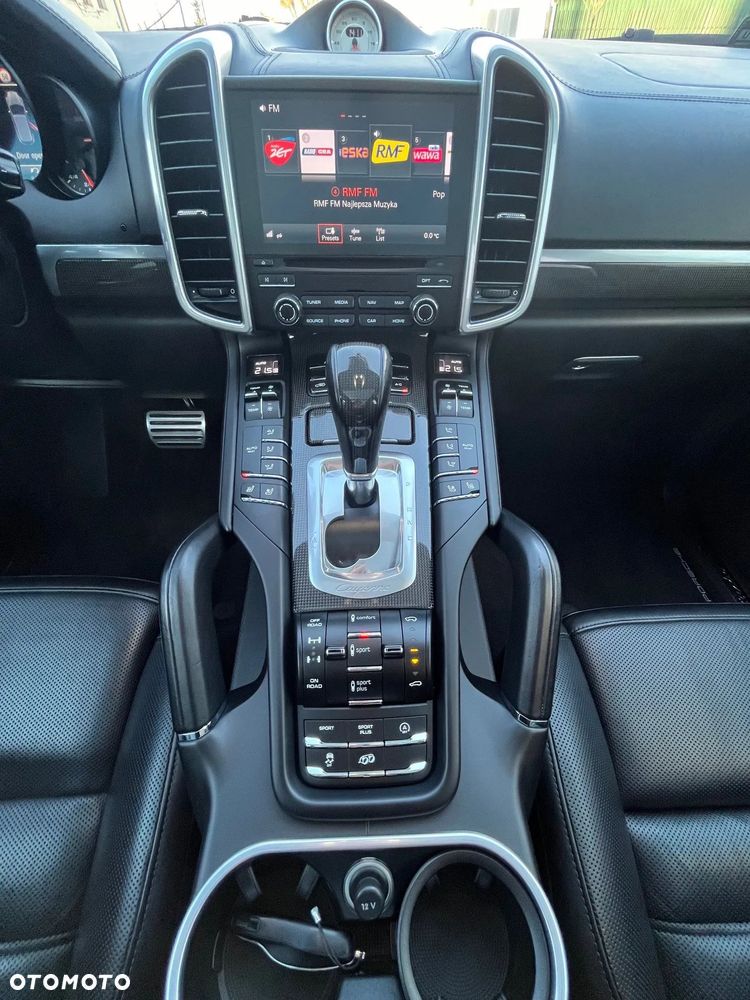 Porsche Cayenne Turbo - 14