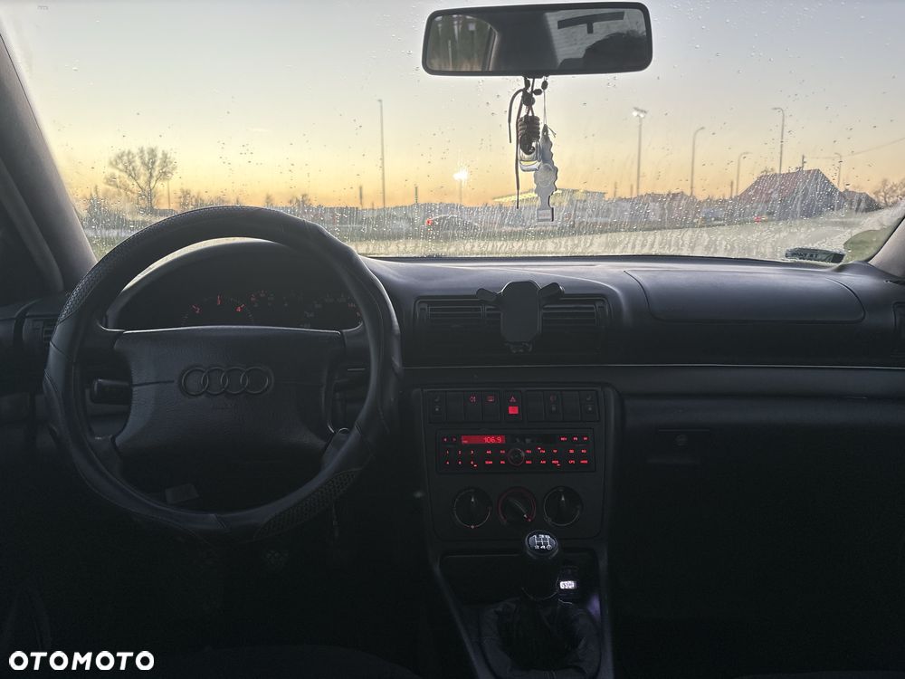 Audi A4 Limousine - 7