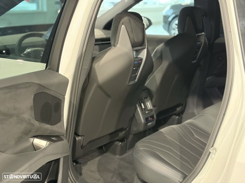 BMW iX3 50 xDrive Pack Desportivo M Pro - 27