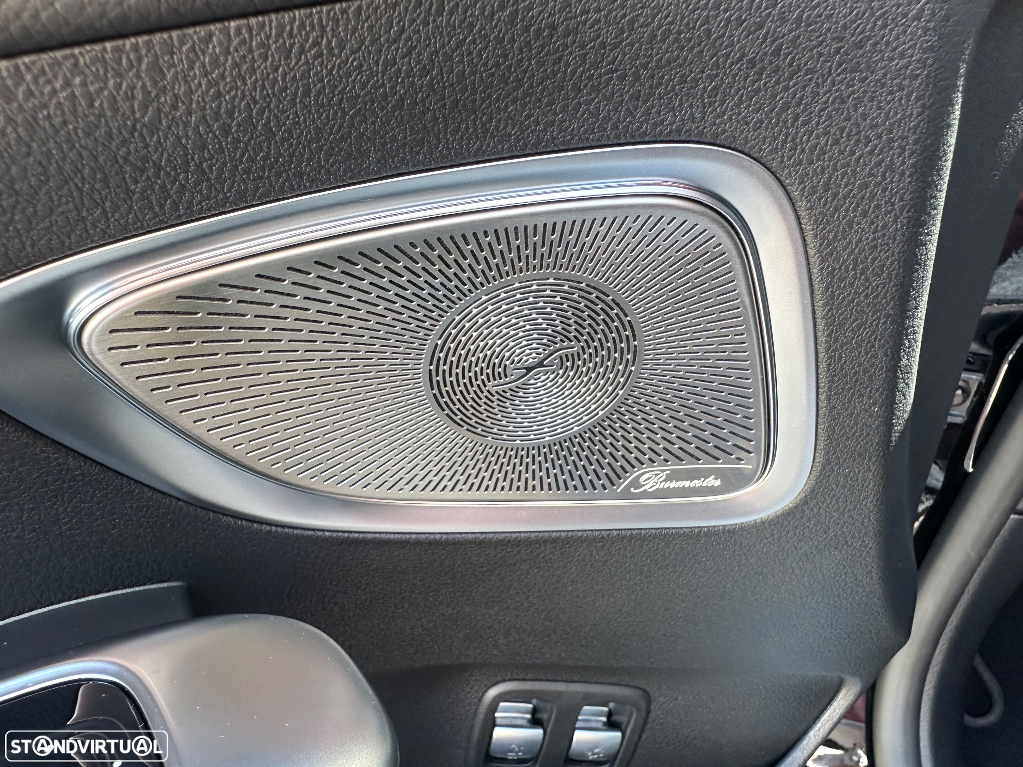 Mercedes-Benz C 300 e AMG Line - 29