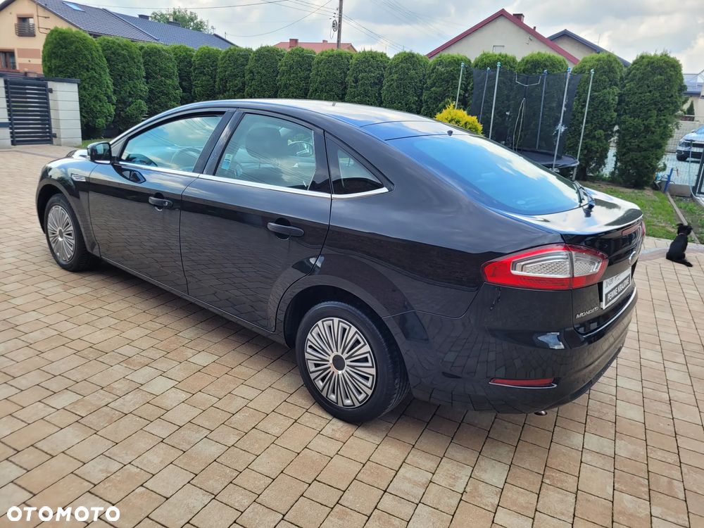 Ford Mondeo 1.6 Trend - 12