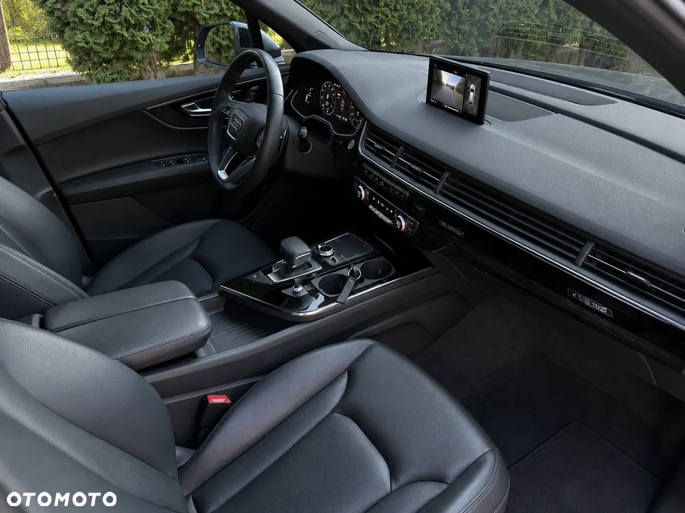Audi Q7 - 10