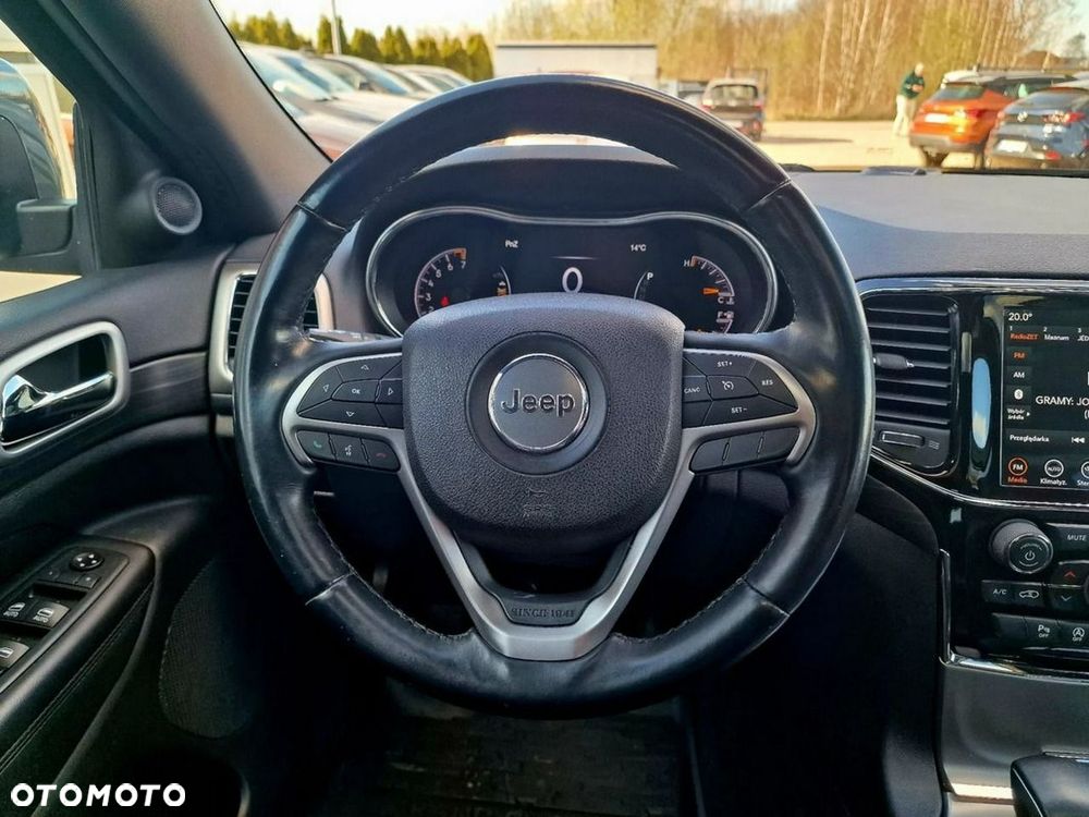 Jeep Grand Cherokee - 22