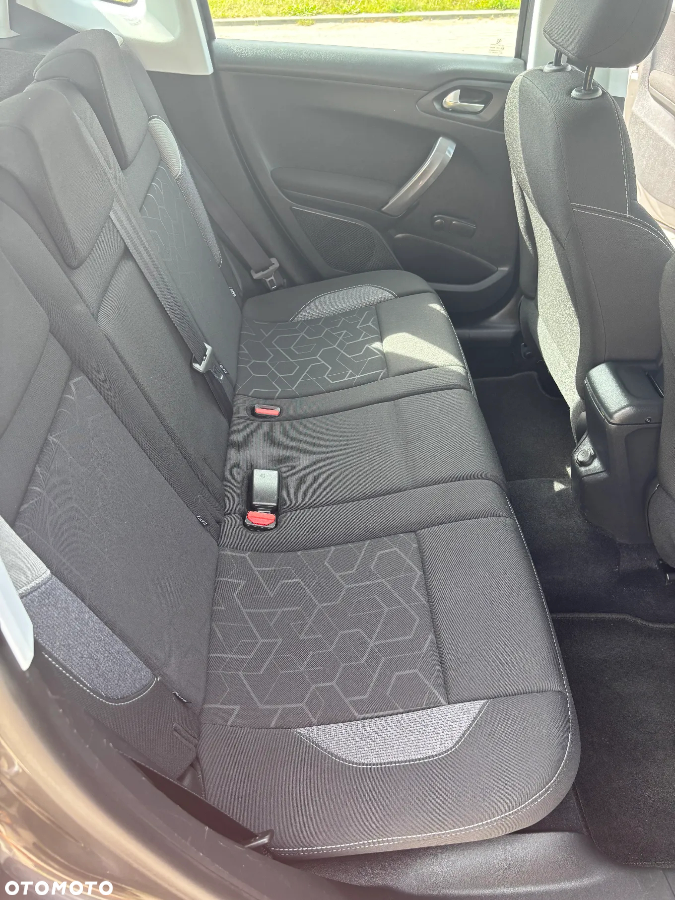 Peugeot 2008 1.2 Pure Tech Active S&S EAT6 - 19