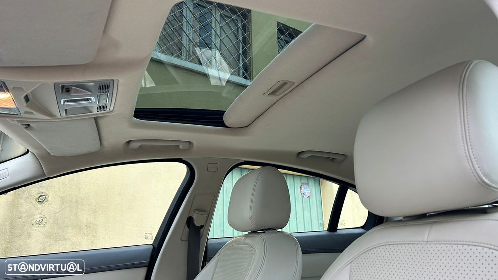 Jaguar XF 2.7 D V6 Premium Luxury - 33