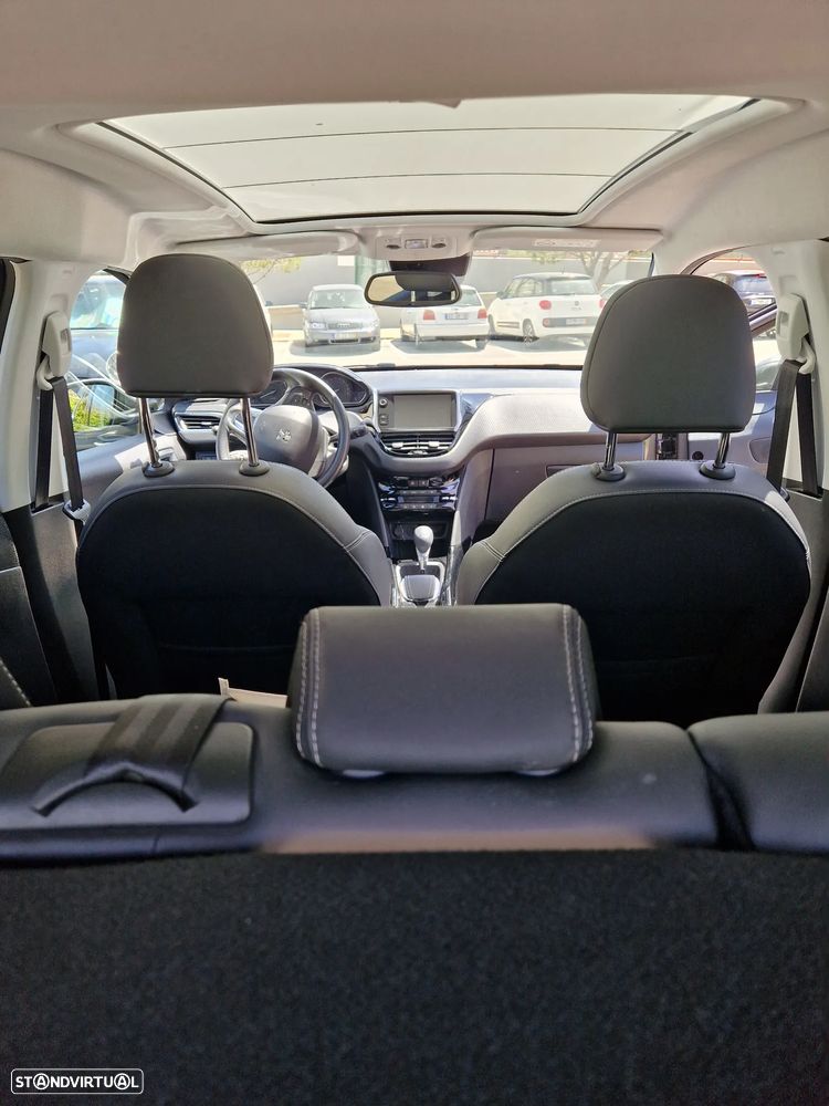 Peugeot 2008 PureTech 110 GPF Stop&Start EAT6 Allure - 13