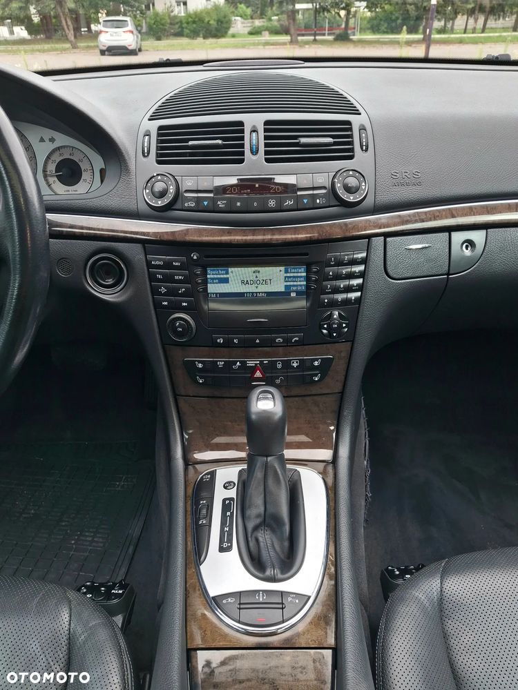 Mercedes-Benz Klasa E 500 Avantgarde Sport Edition - 26