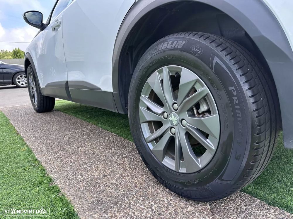 Peugeot 2008 1.2 PureTech Allure Pack - 21