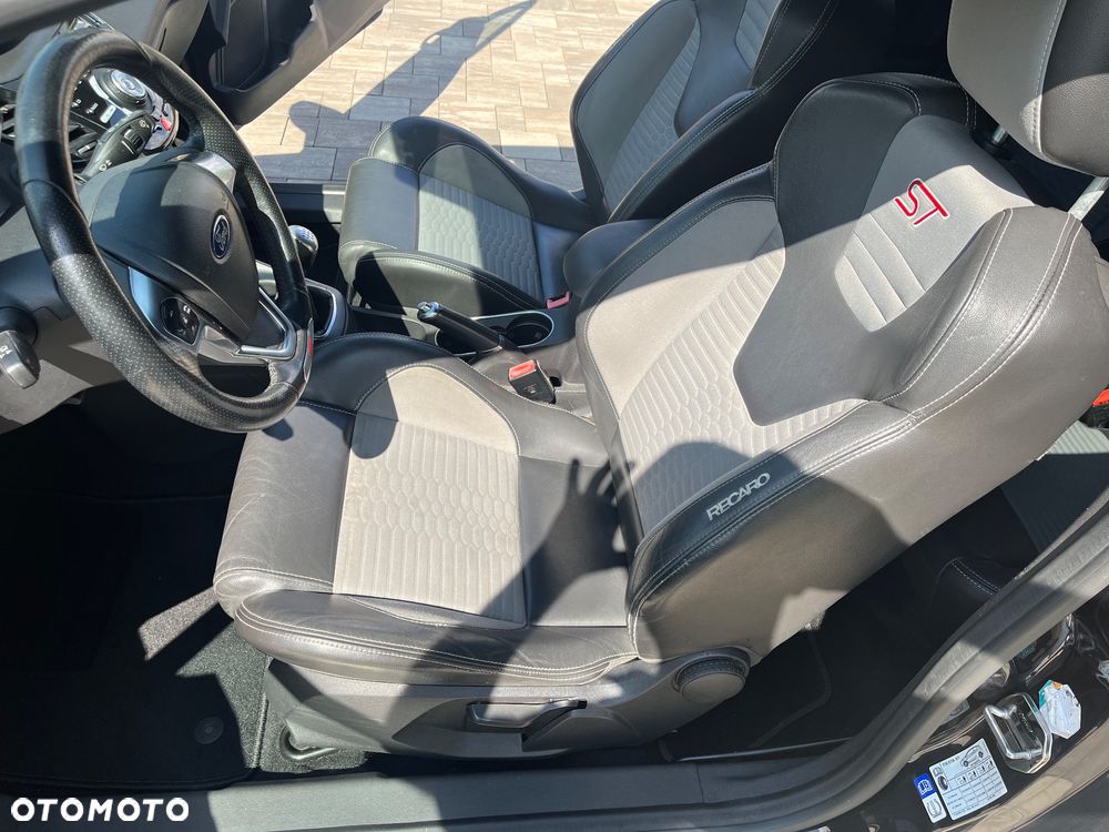 Ford Fiesta 1.6 EcoBoost ST - 18