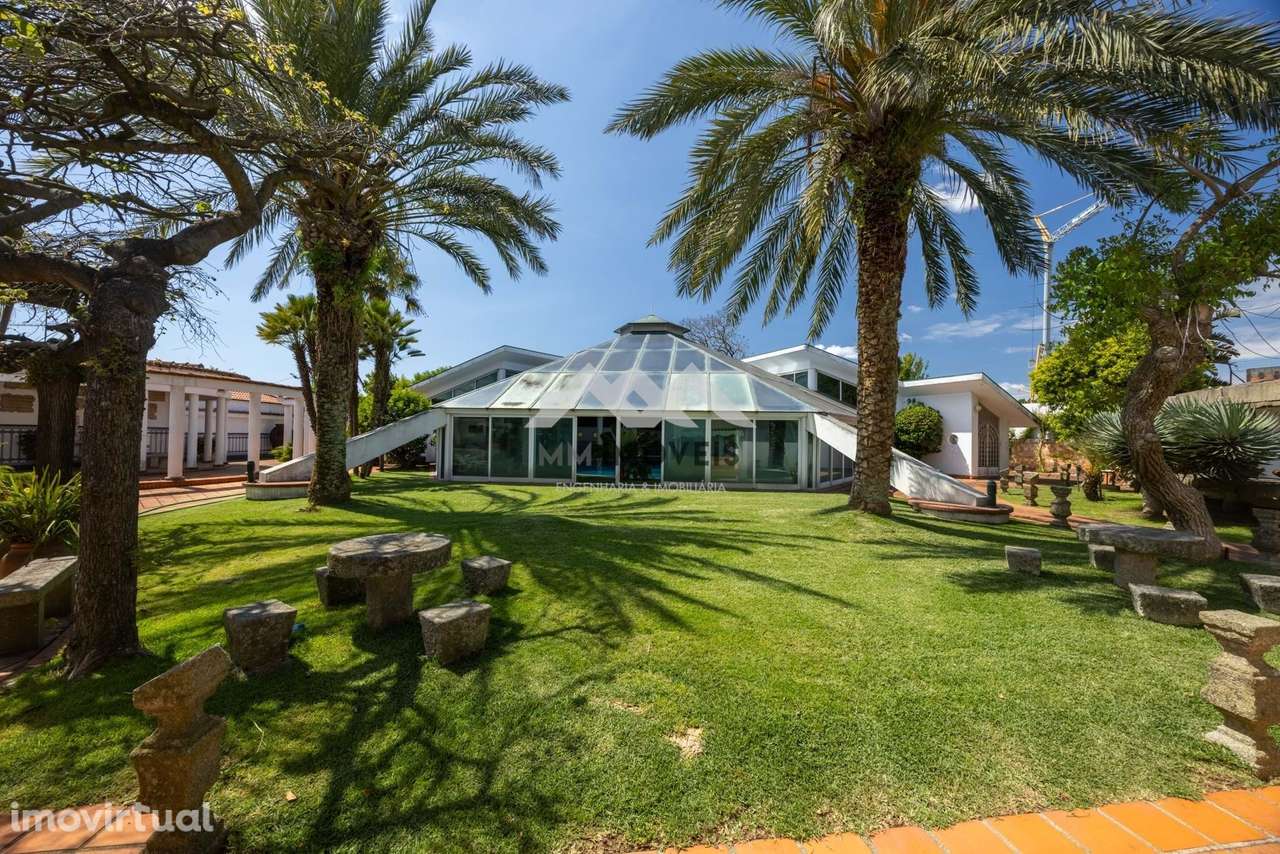 Quinta das Palmeiras | Terreno 5000 m2 | Piscina Coberta | Garagem 15 - Grande imagem: 2/60