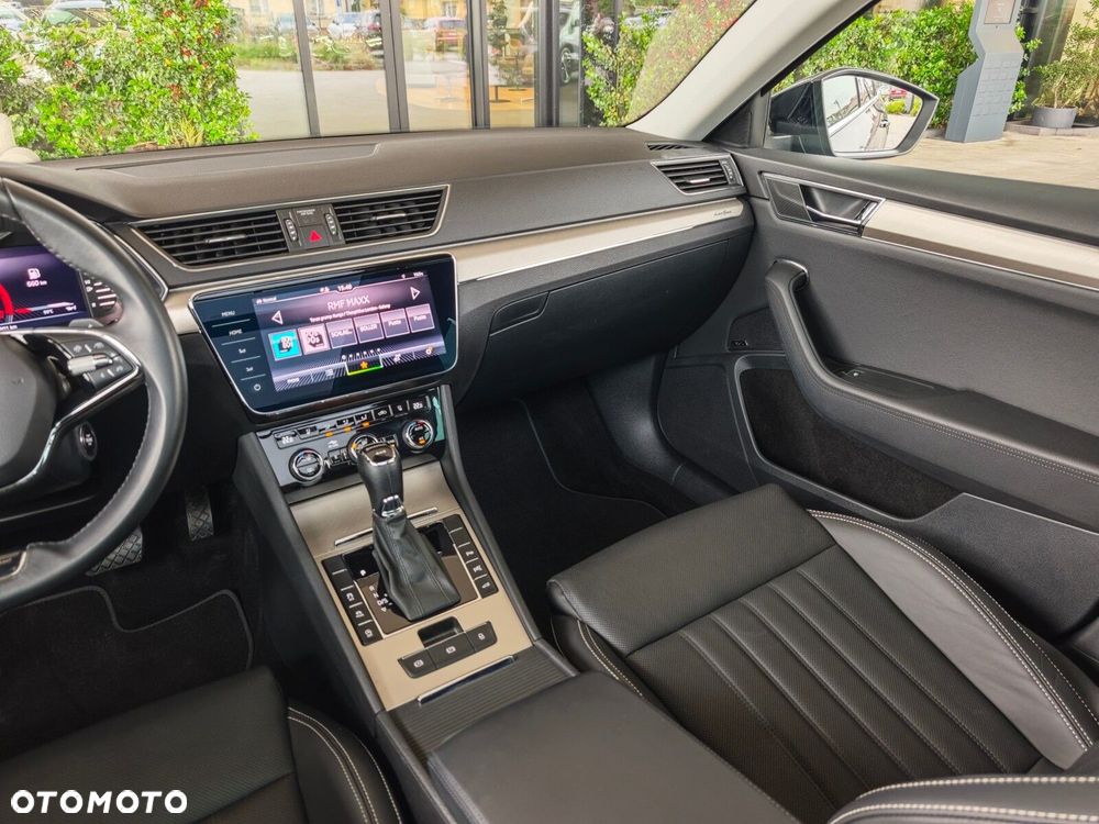 Skoda Superb 2.0 TDI SCR 4x4 L&K DSG - 17