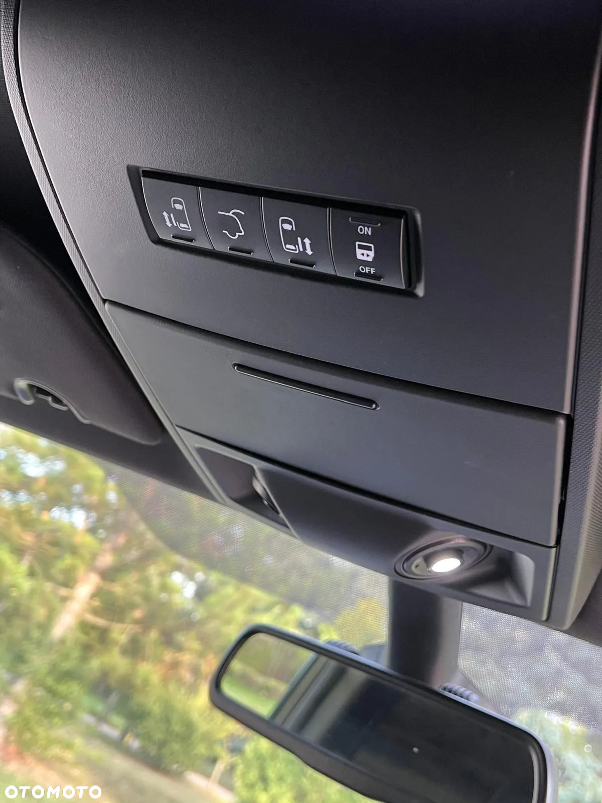 Dodge Grand Caravan - 27