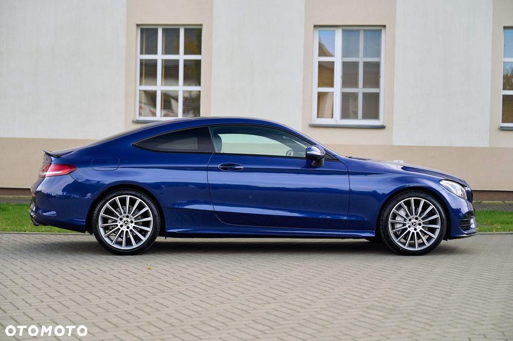 Mercedes-Benz Klasa C 300 9G-TRONIC - 14