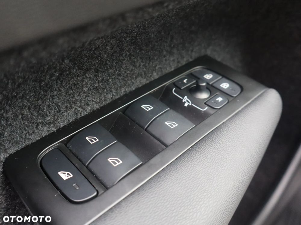 Volvo XC 40 T5 Plug-In Hybrid R-Design - 22