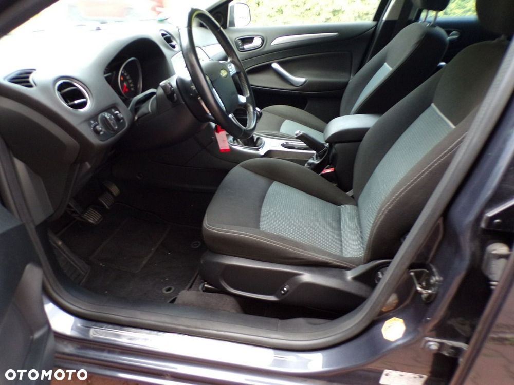 Ford Mondeo - 18
