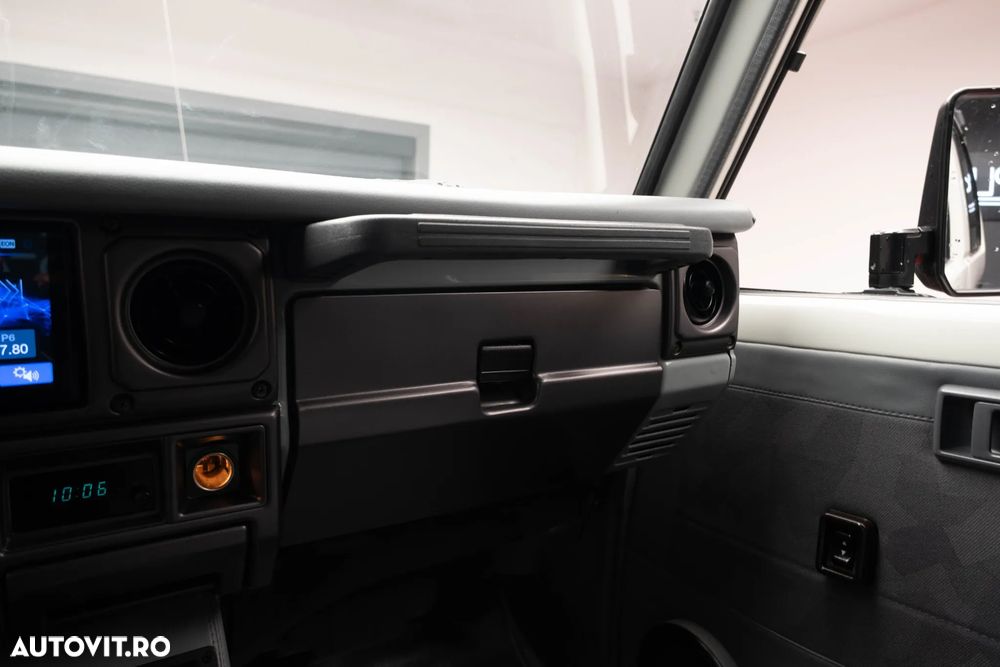 Toyota Land Cruiser - 26