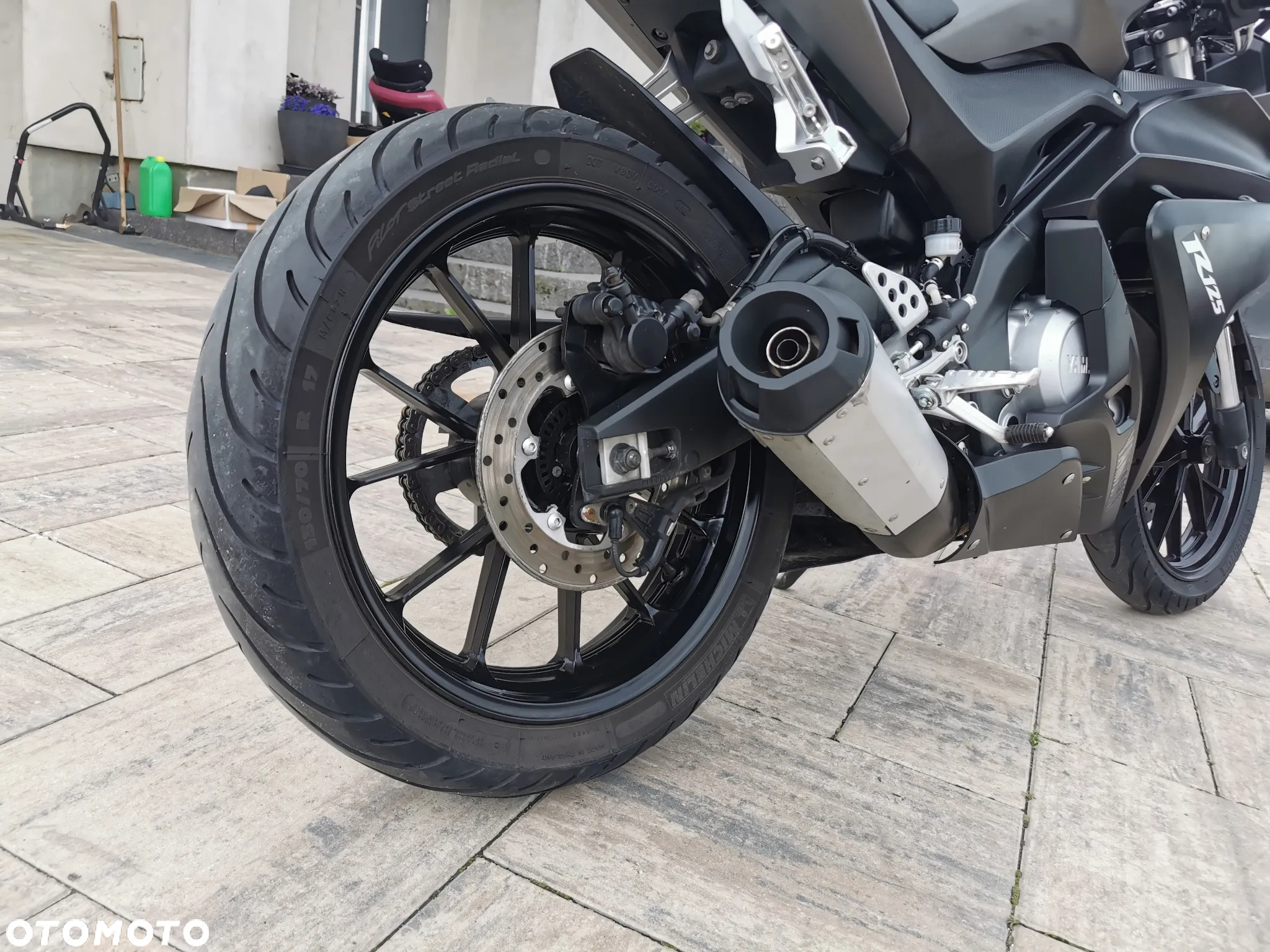 Yamaha YZF - 17