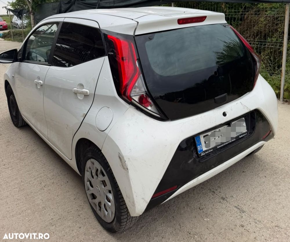 Toyota Aygo 1.0 VVY-I 5 usi X-cite - 2